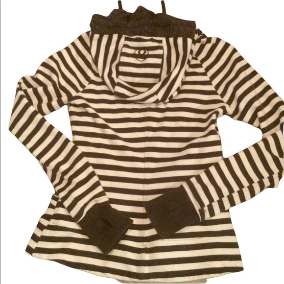 LULULEMON super cute hooded jacket. NWOT - Picture 3 of 3